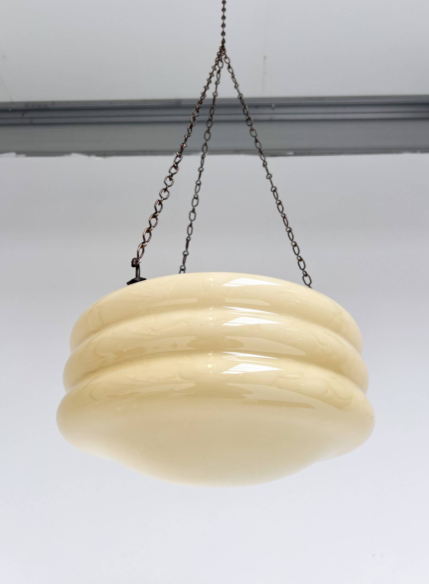 Glass Art Deco bee hive lamp, 1930s