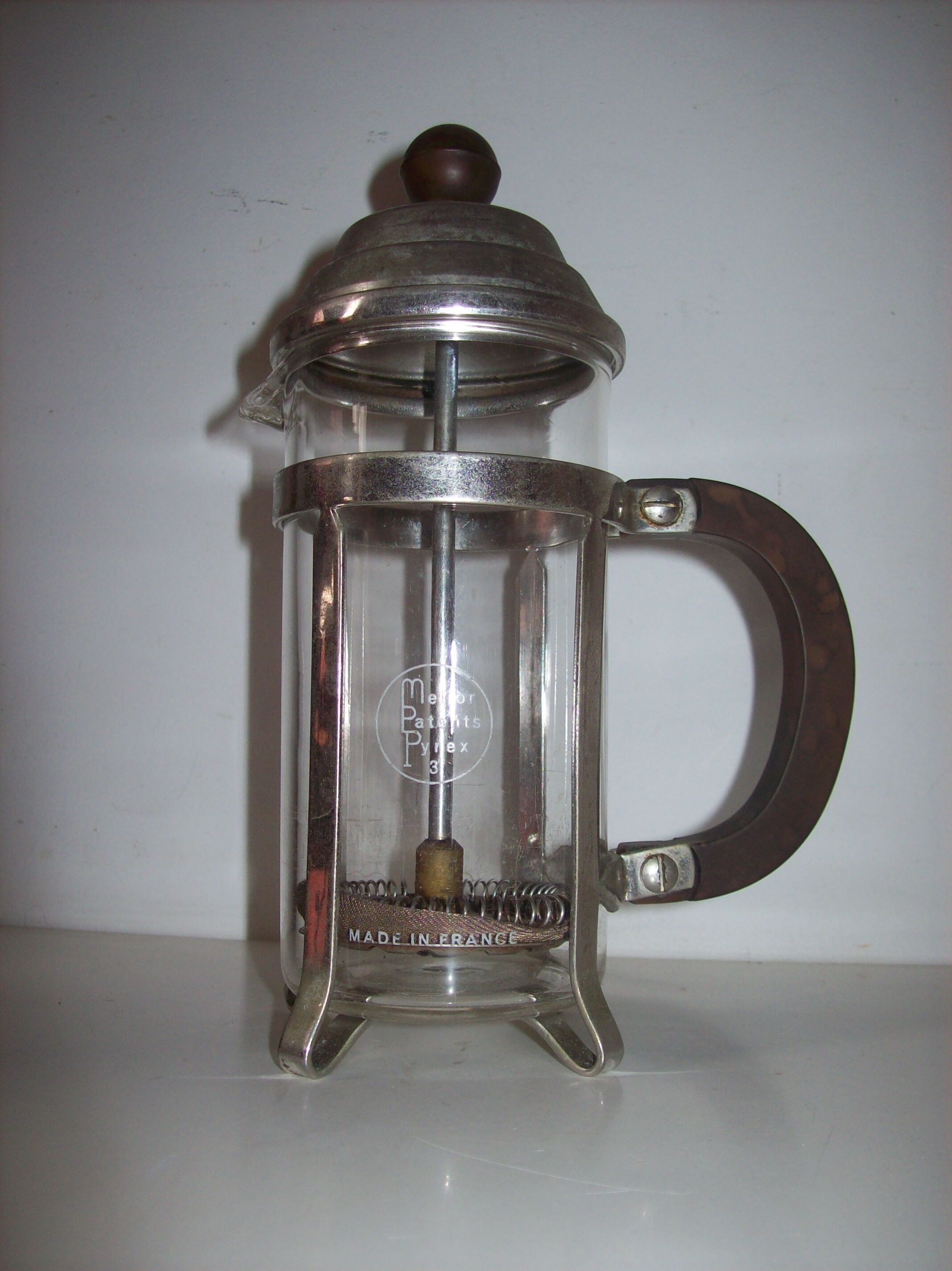 Melior piston coffee maker