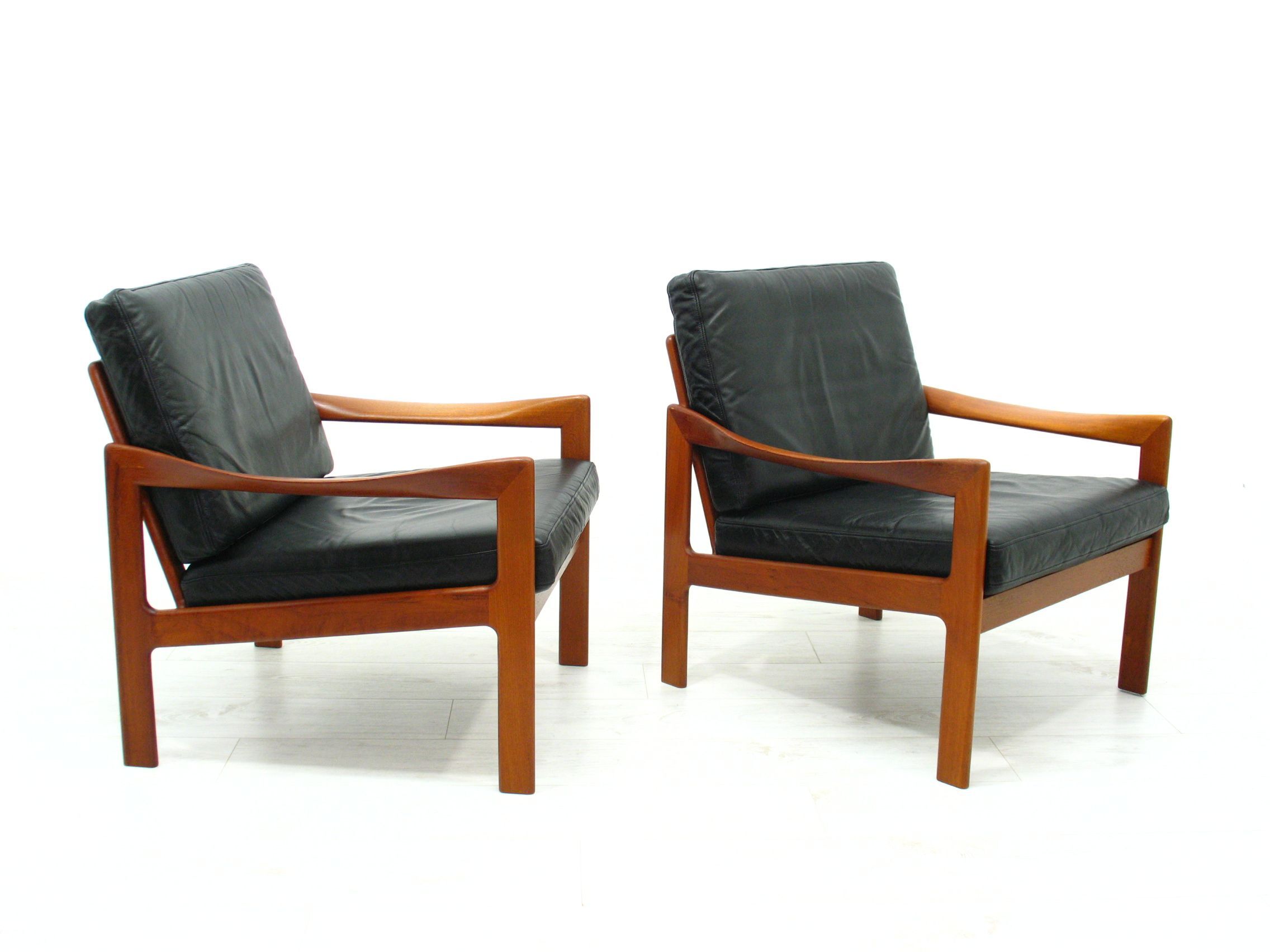 Lounge chairs by Illum Walkelsø for Niels Eilersen, 1960s