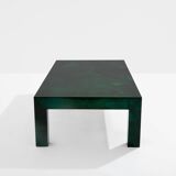 Table basse en parchemin teinté vert forêt par Aldo Tura années 60