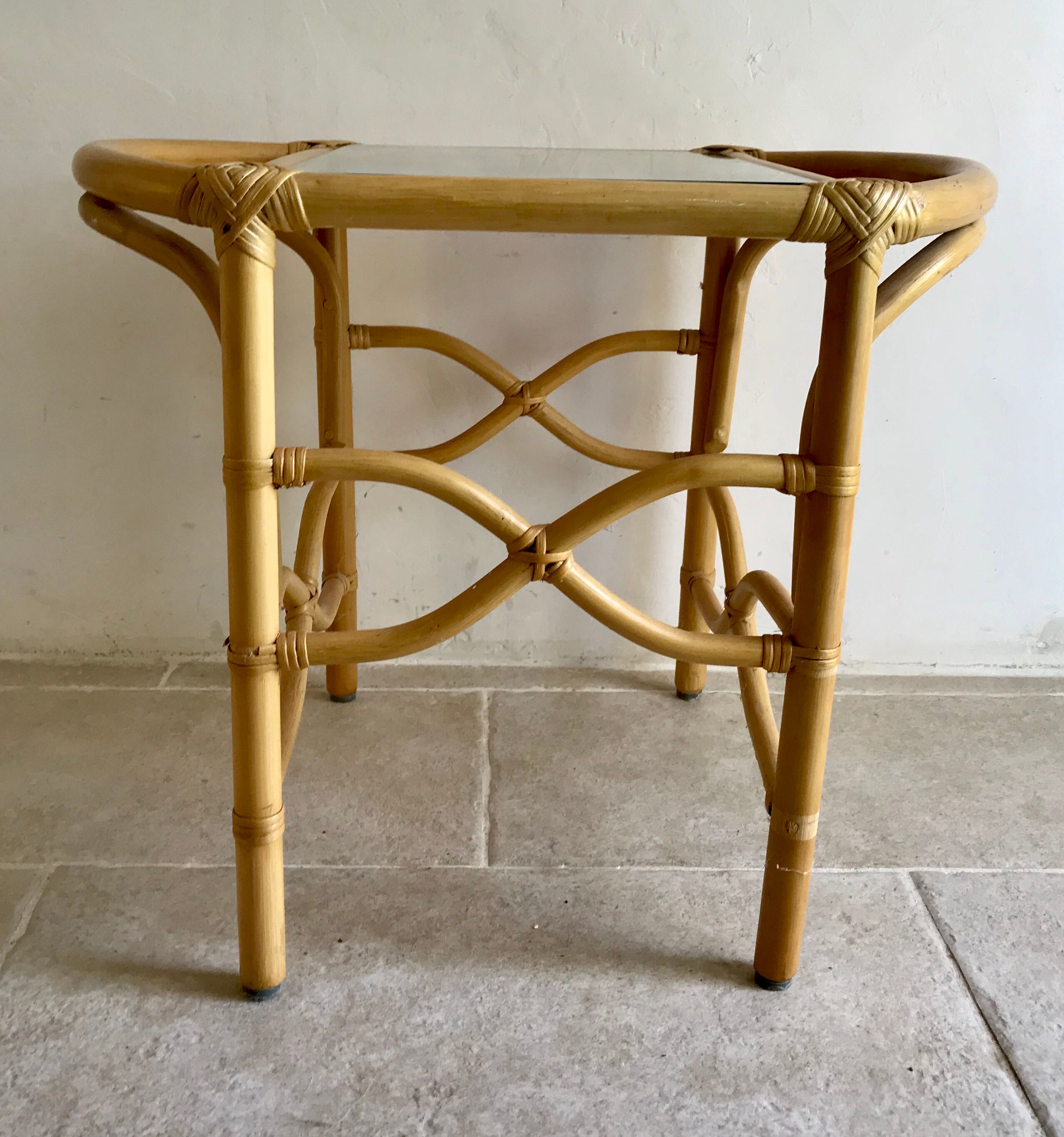Table d’appoint vintage en rotin