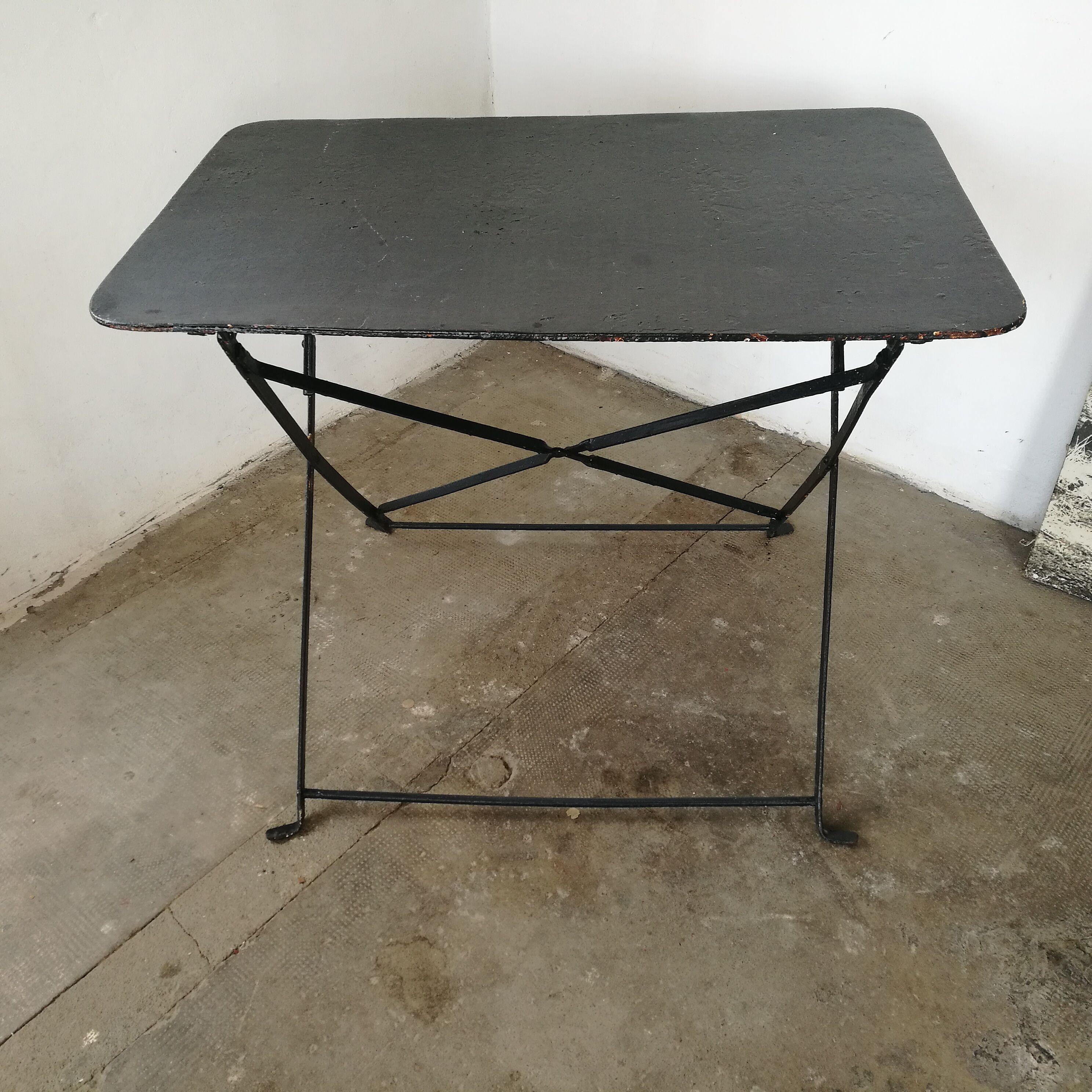 Folding garden table