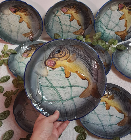 Vintage fish plate service