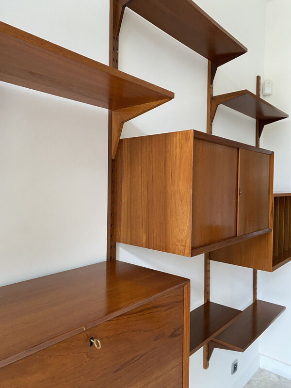Ensemble ''Royal System'' 4 colonnes en teck, de Poul Cadovius 1970