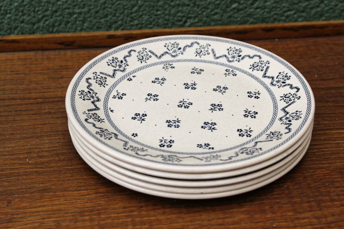 Set of 5 Laura Ashley dessert plates