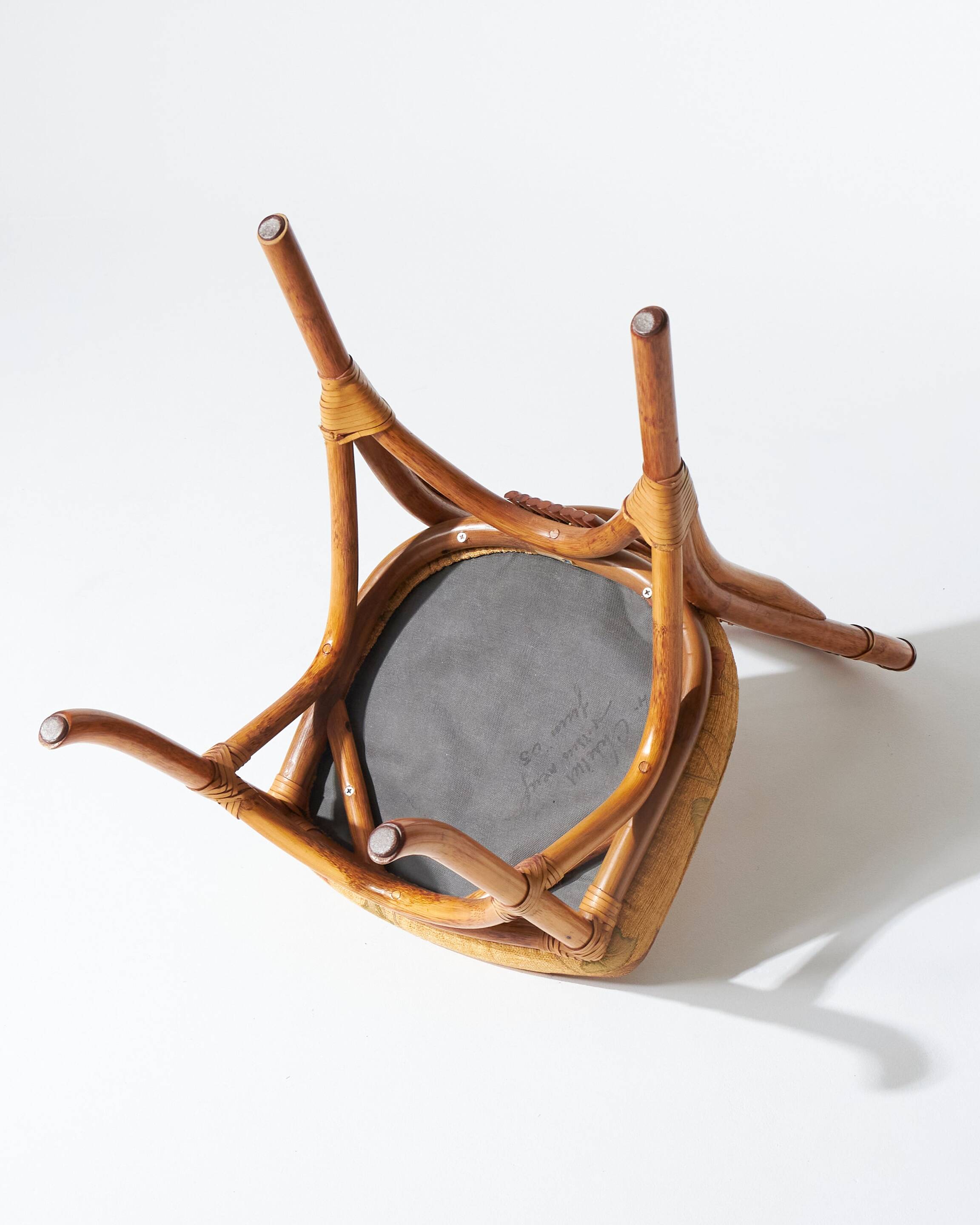 Set of 4 rattan and floral fabric chairs