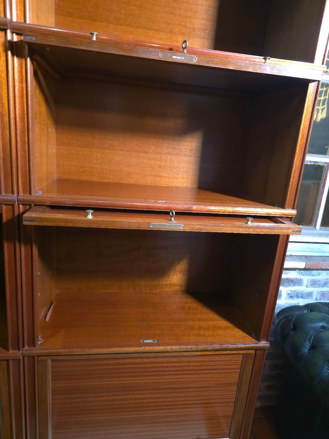 Modular vintage MD bookshelf in mahogany