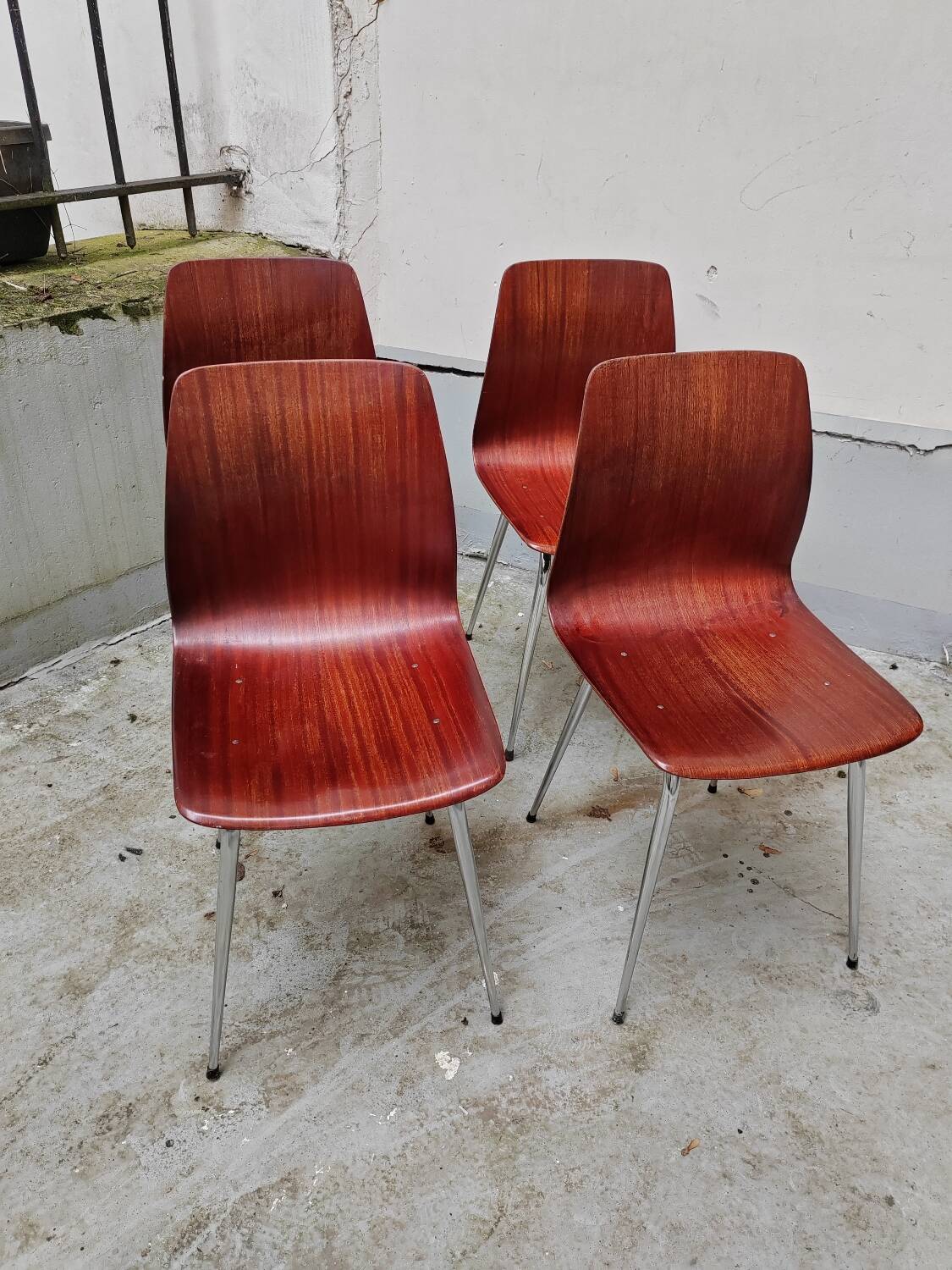 4 plywood chairs