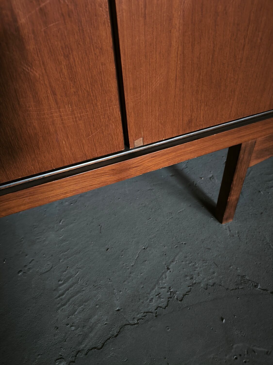 Scandinavian dressing wardrobe in rosewood