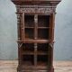 Cabinet d’apparat en bois richement sculpté dans le goût Renaissance