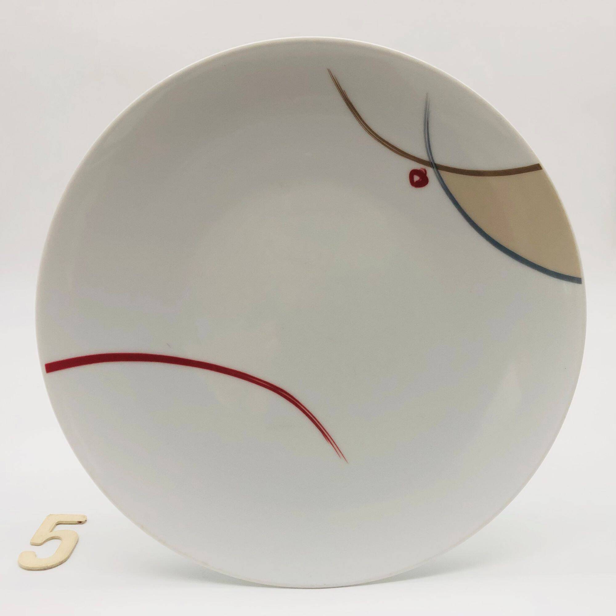 6 porcelain dessert plates. Guy Degrenne.