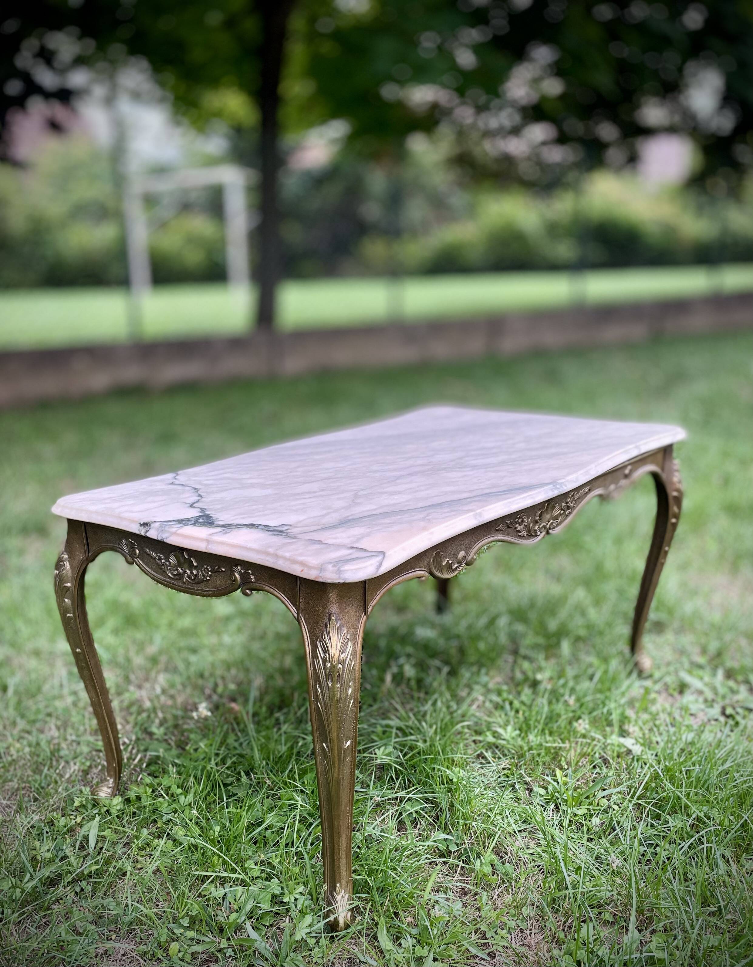 Louis XV style solid marble coffee table - Vintage Rococo