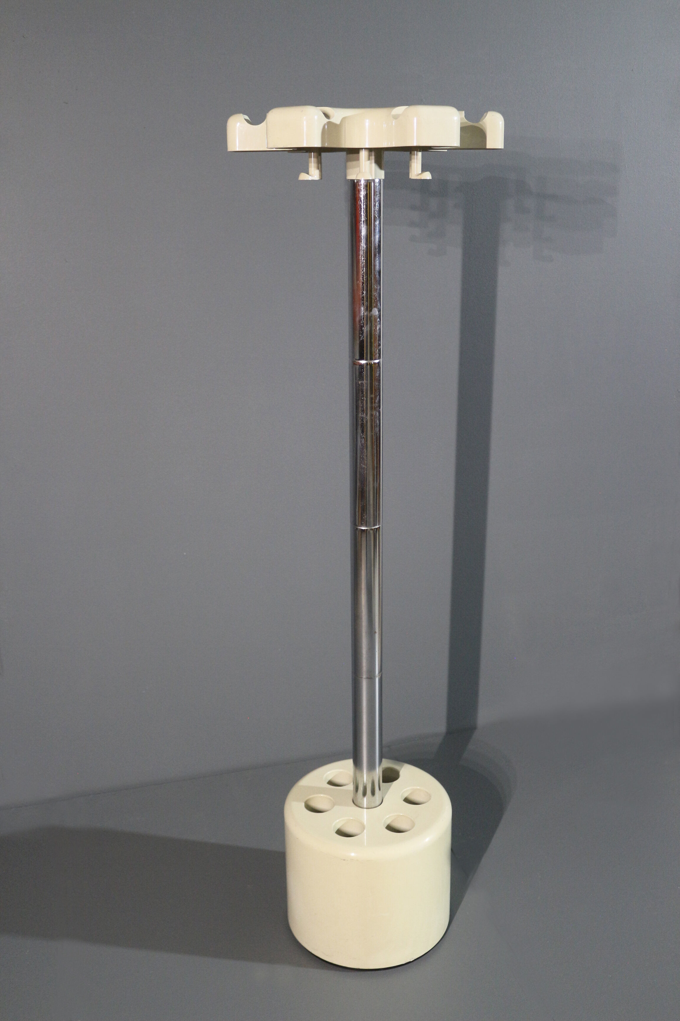 1970. Coat rack Roberto Lucchi and Paolo Orlandini for Velca Legnano, 1970s