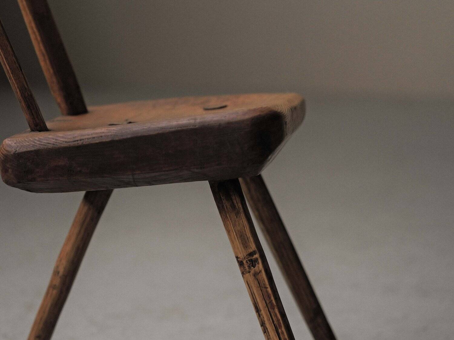 Small alpine chair in solid pine, folk art, early 20th century.