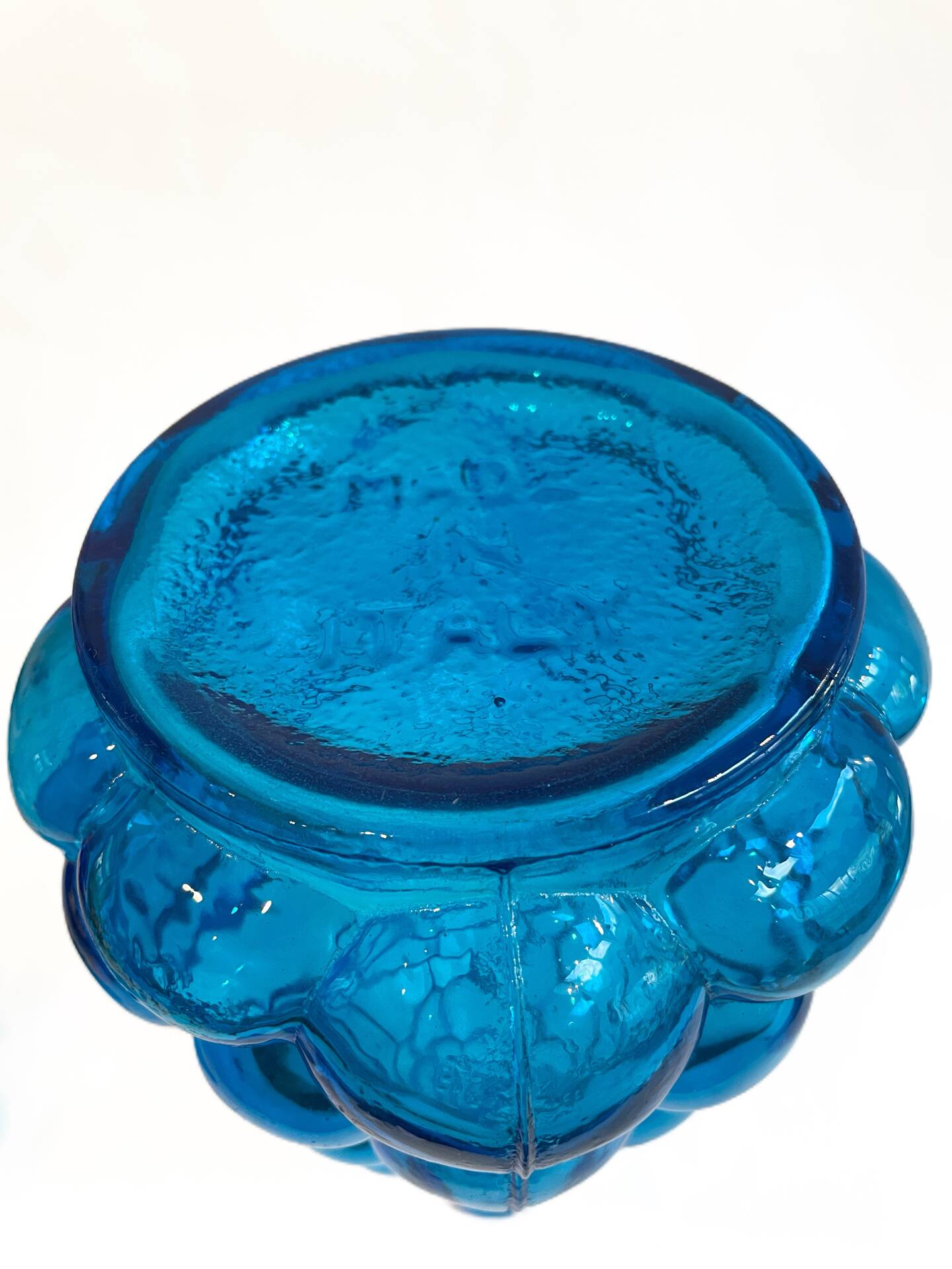 Grande carafe vintage en verre bleu piscine