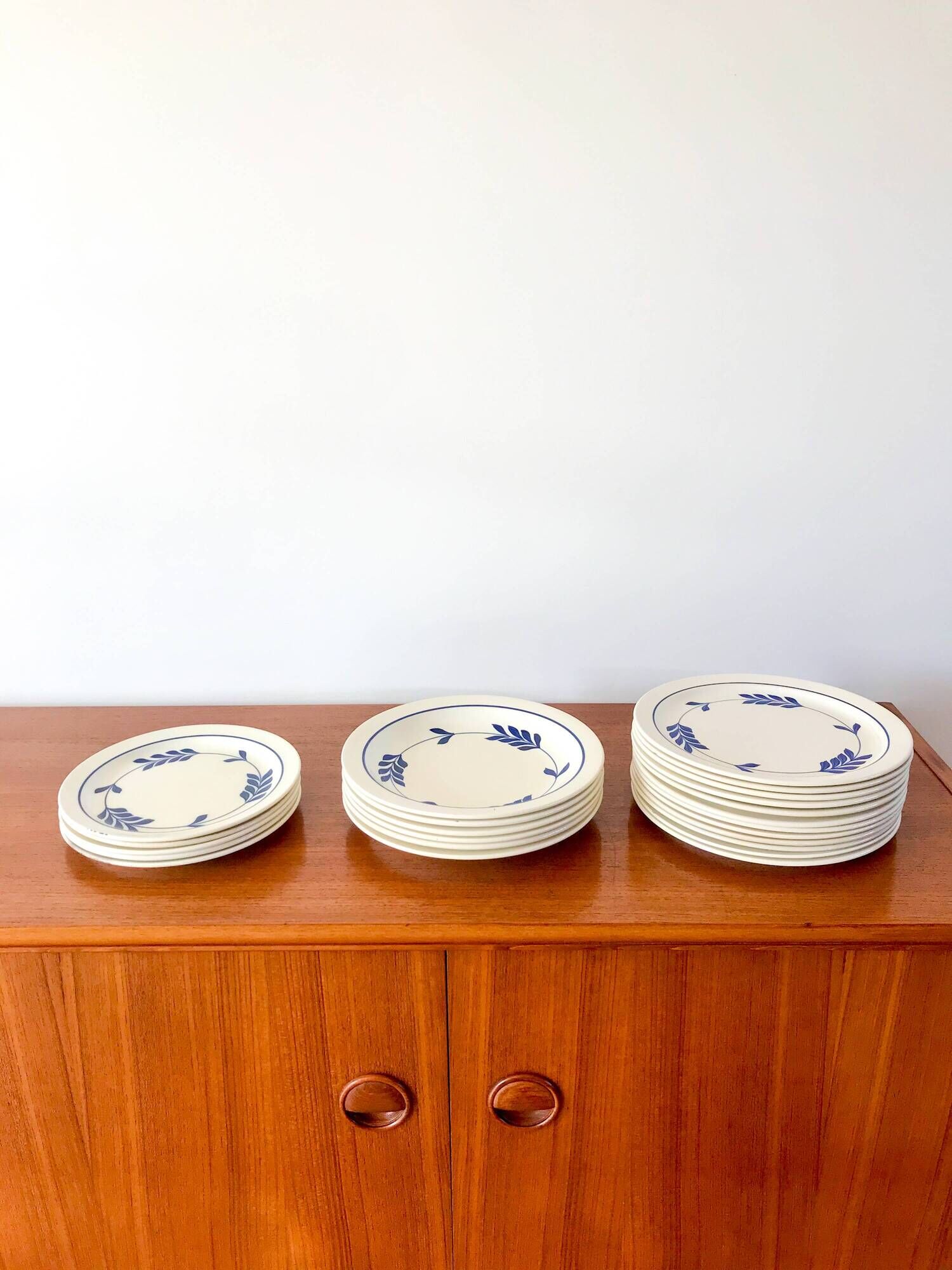 set of 6 flat plates in Terre de Fer Salins Jenny model early 20th century
