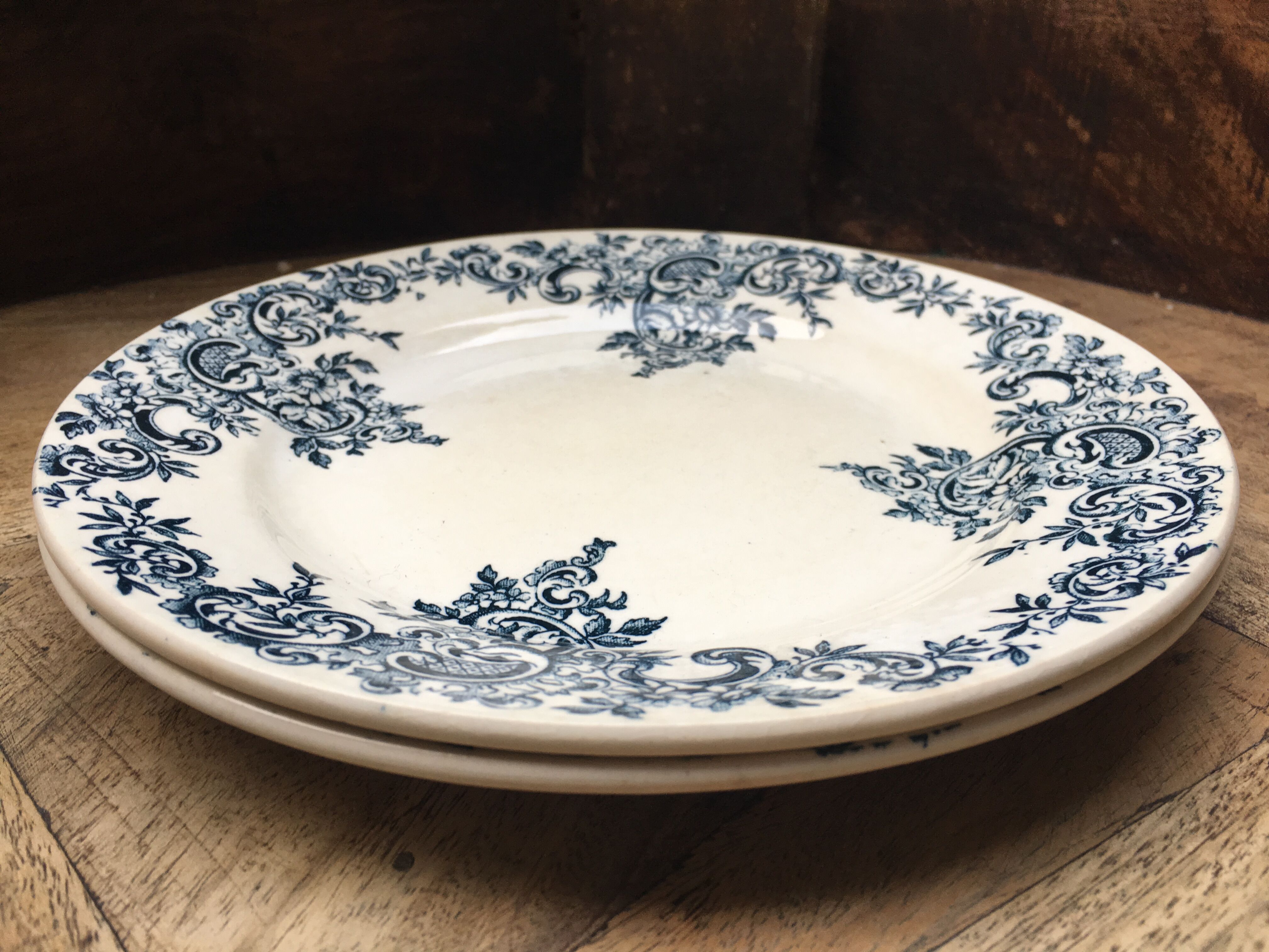Lot of 2 plates for dessert Terre de Fer décor Louis XV