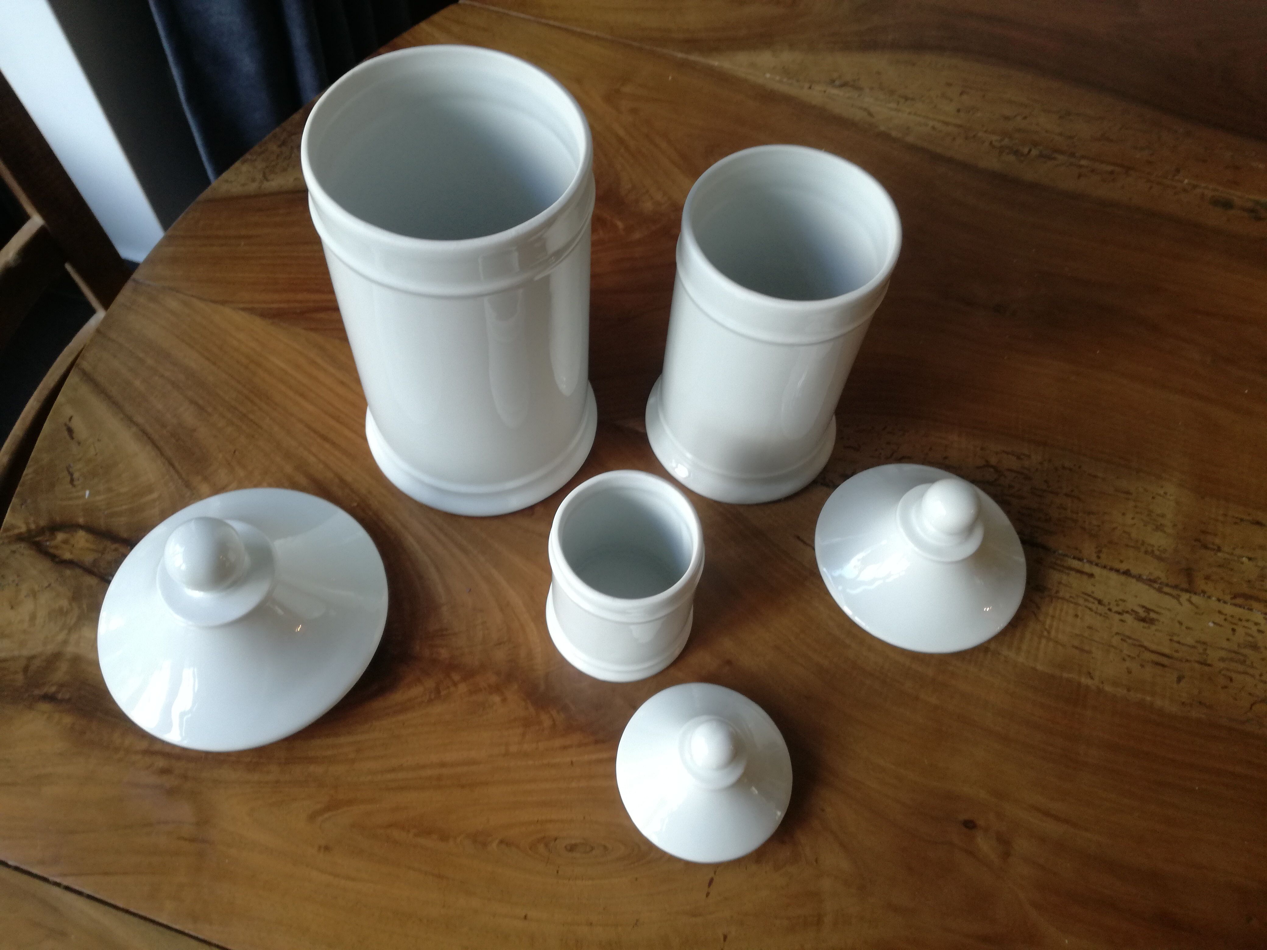 19th century white porcelain pharmacy pots.