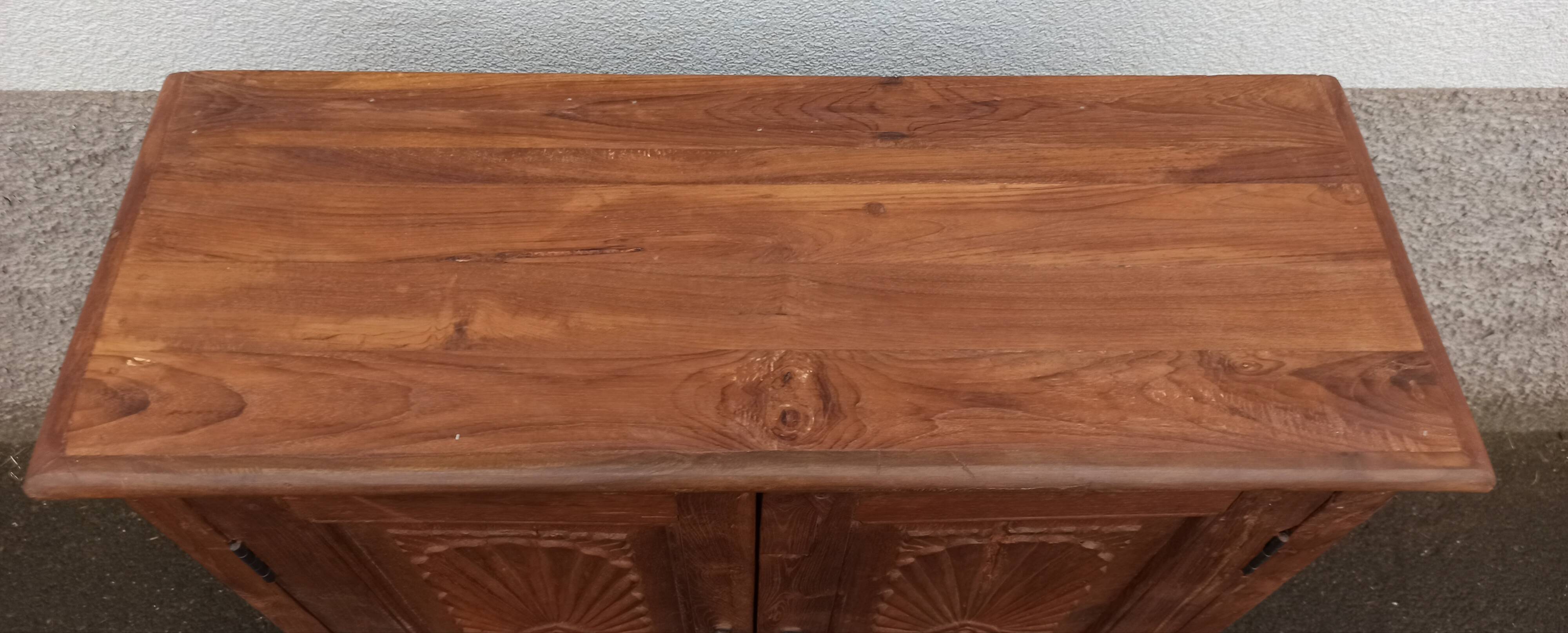 Old wooden chest of drawers