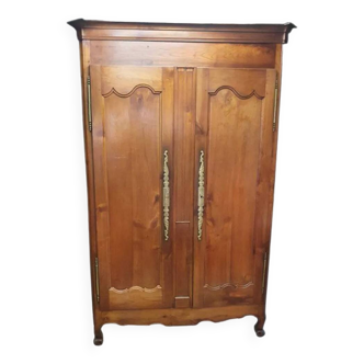 Armoire en merisier patine caramel