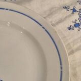 Soup tureen and dish set