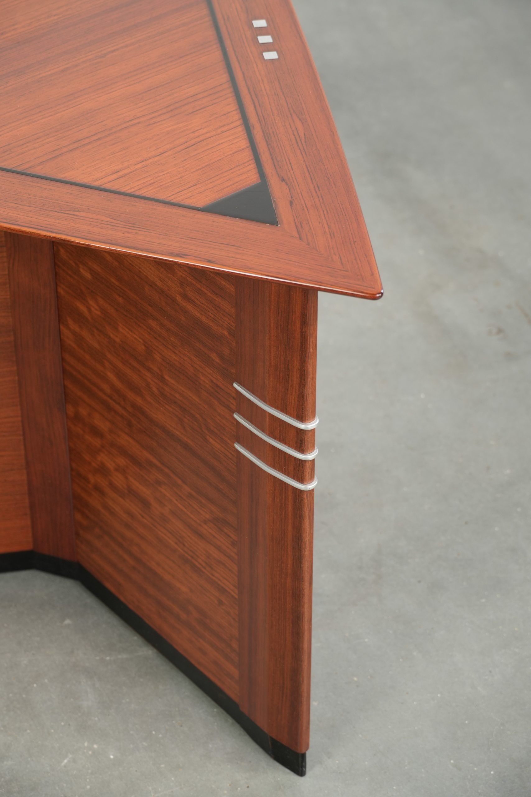 Luxury design side/coffee table in triangular shape in Art Deco style