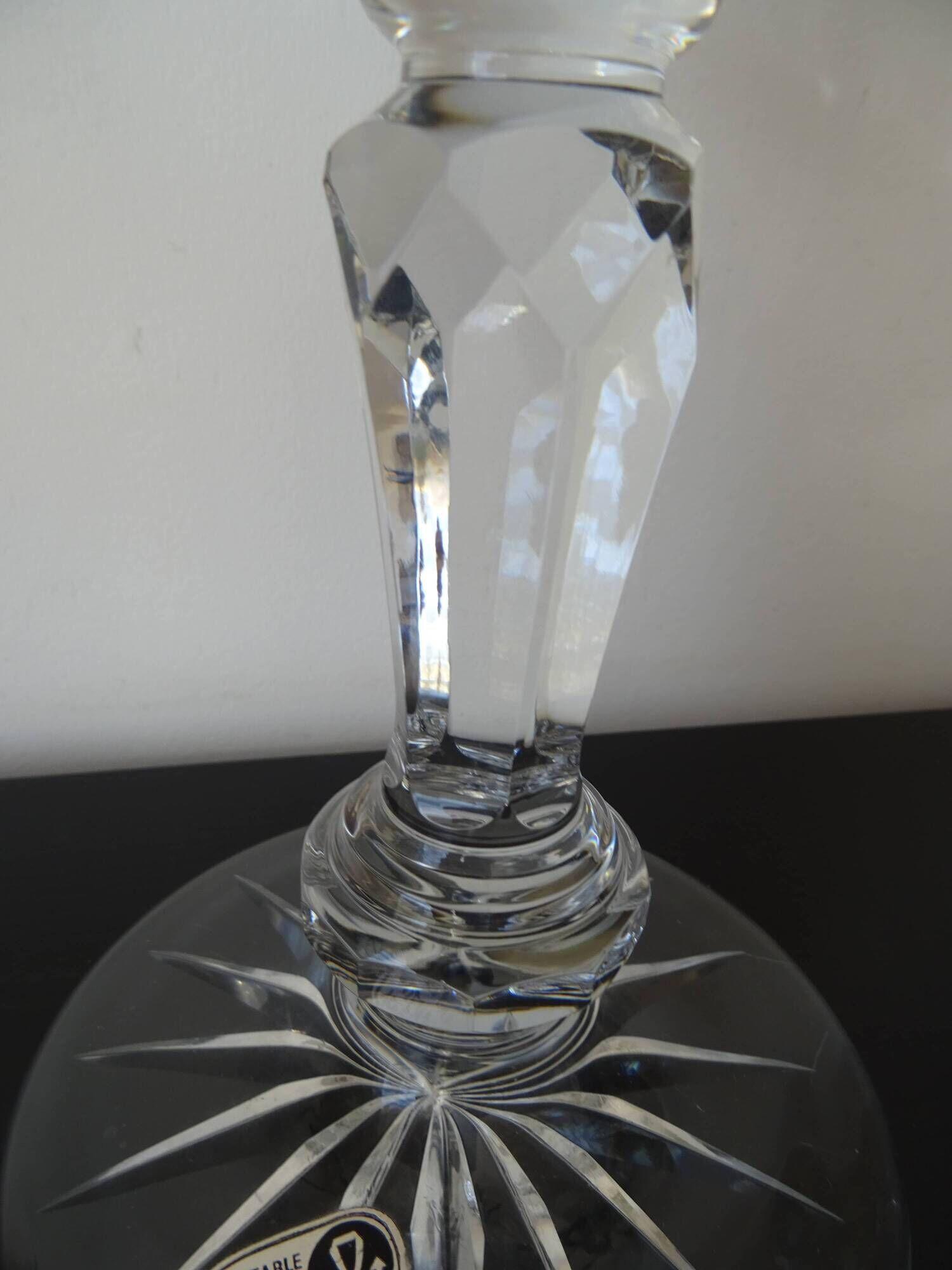 Ancien vase sur pied cristal taillé Bohème 32 cm