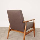 Fauteuil lounge scandinave en cuir végétal taupe foncé, design classique, couleur noyer