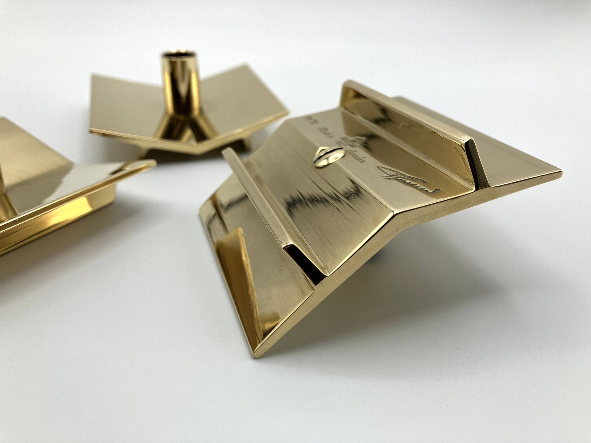 3 “Profile” candlesticks no. 70 in brass • Design Pierre Forssel for Skultuna Éditions • 1960