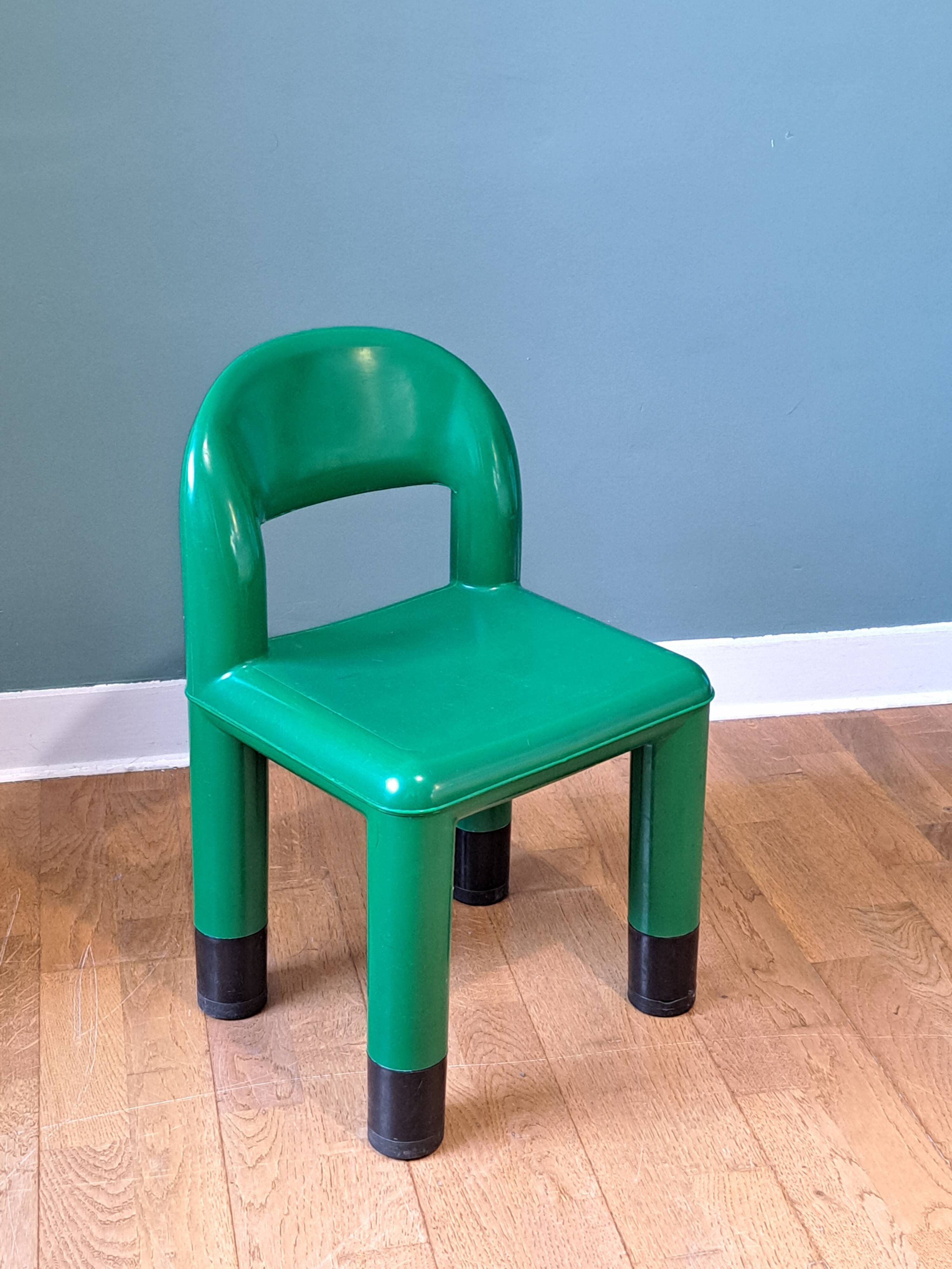 Chaise enfant design italien