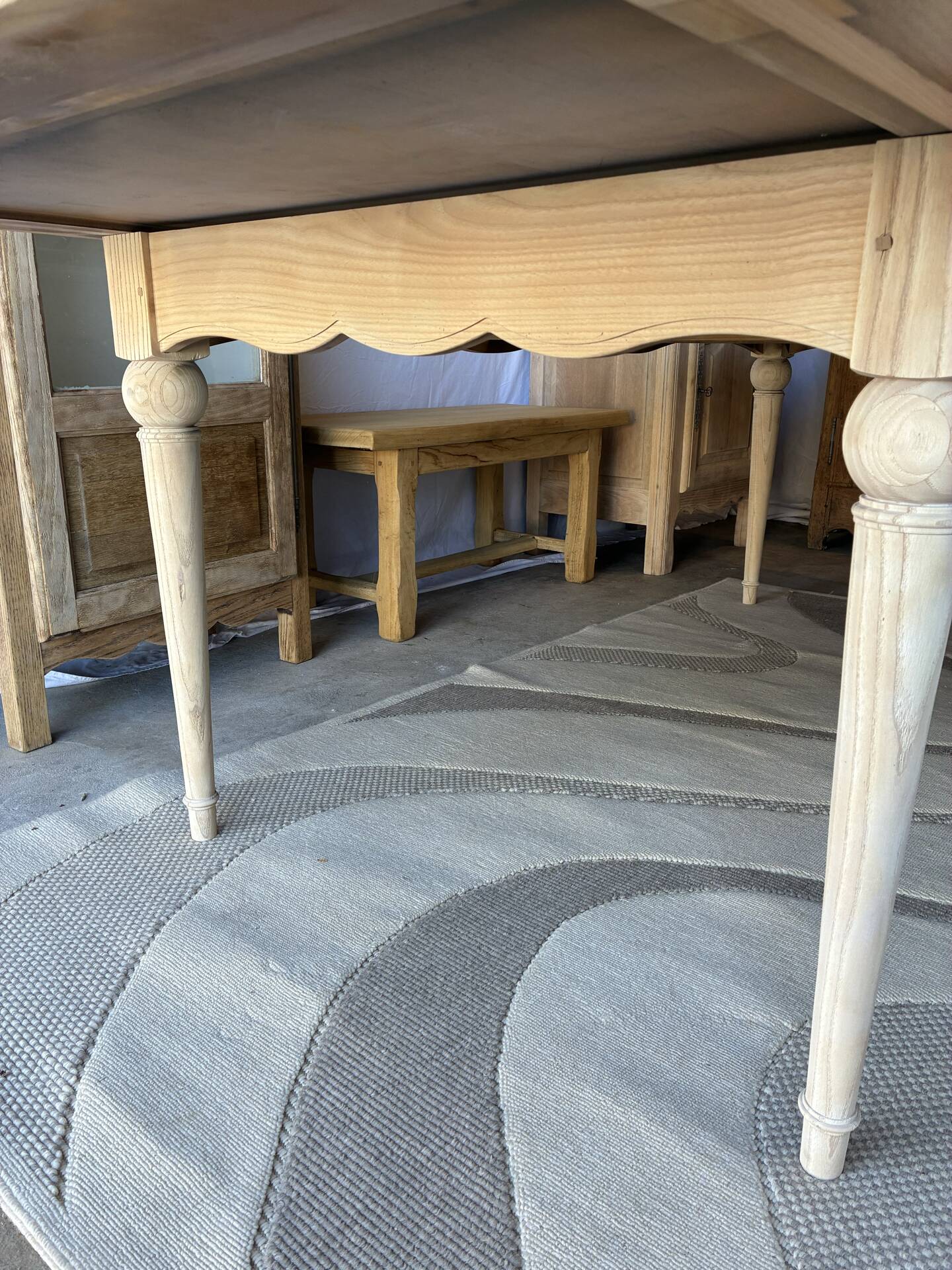 Farm table with extensions