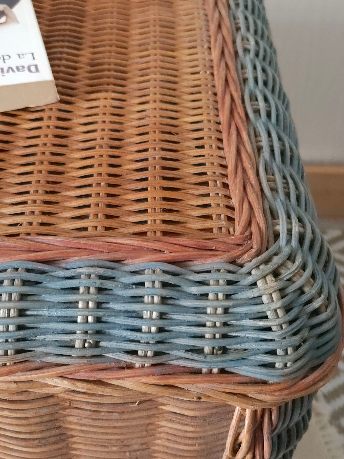 Table de chevet en osier vintage