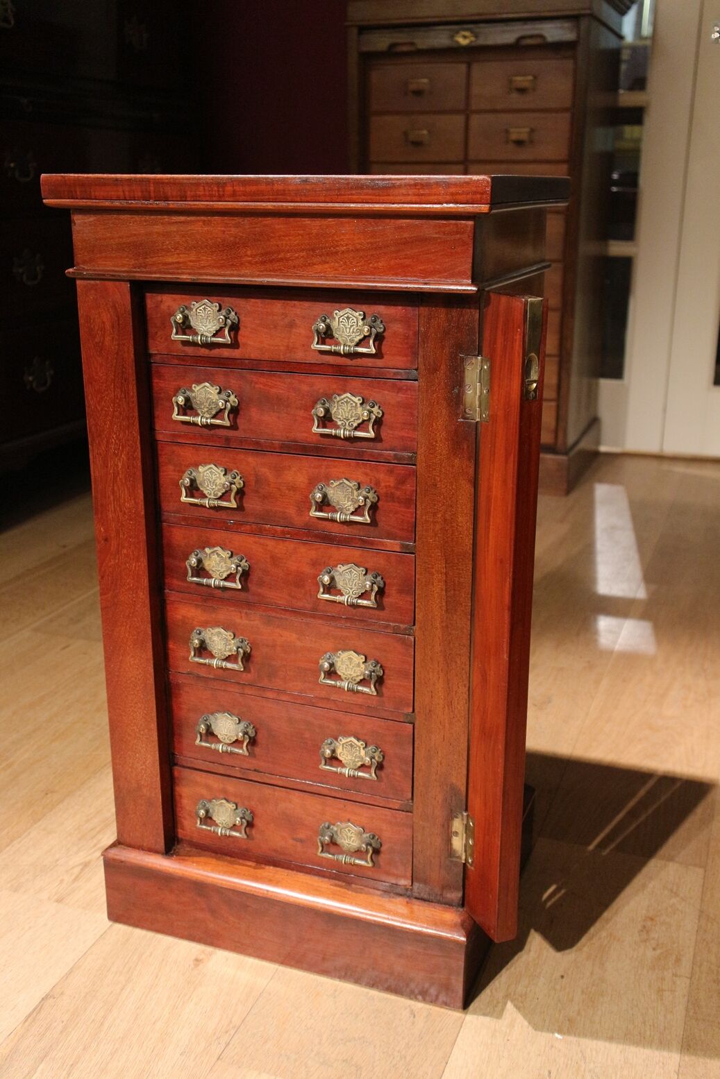 Wellington chest of drawers