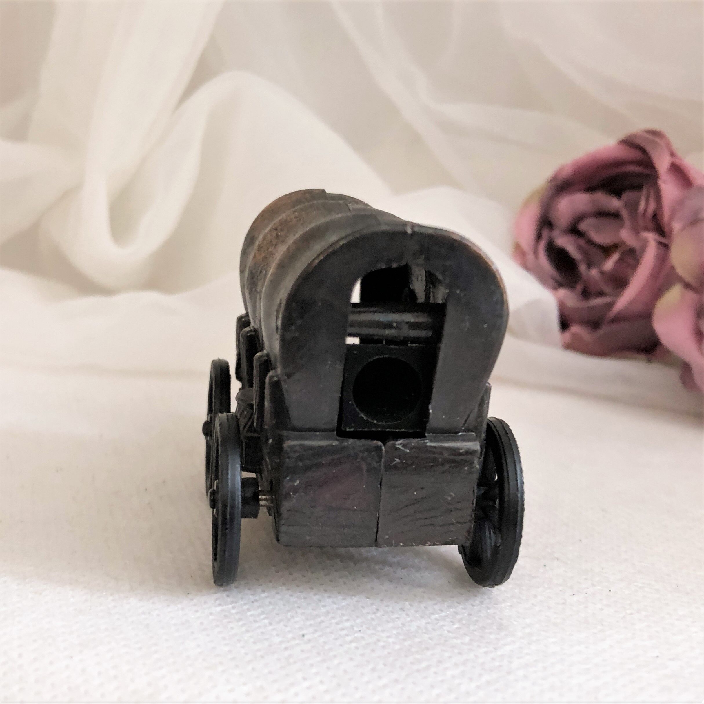 Metal pencil sharpener vintage horse and carriage collection
