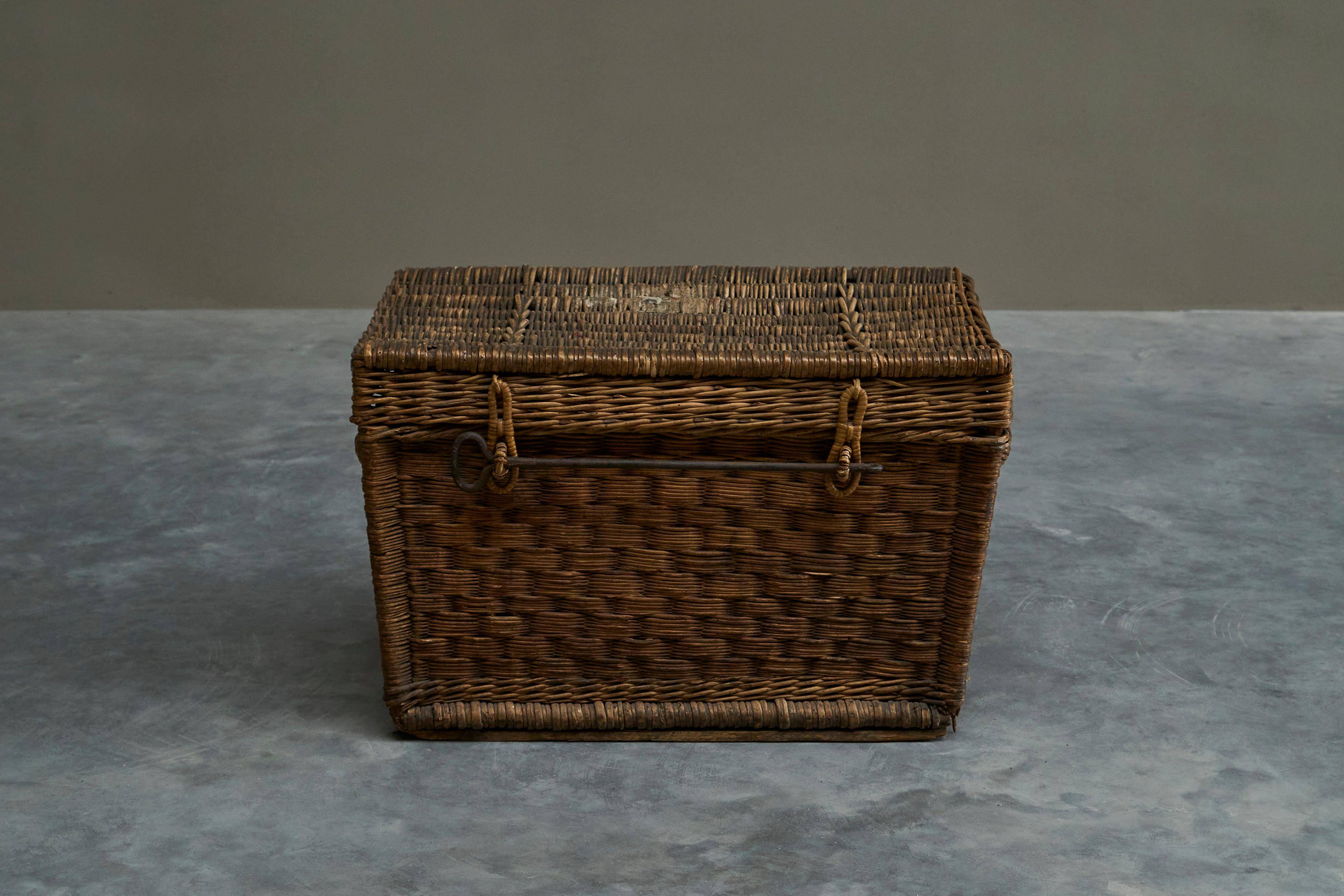 Commode en osier et fer forgé, XIXe siècle, style primitif