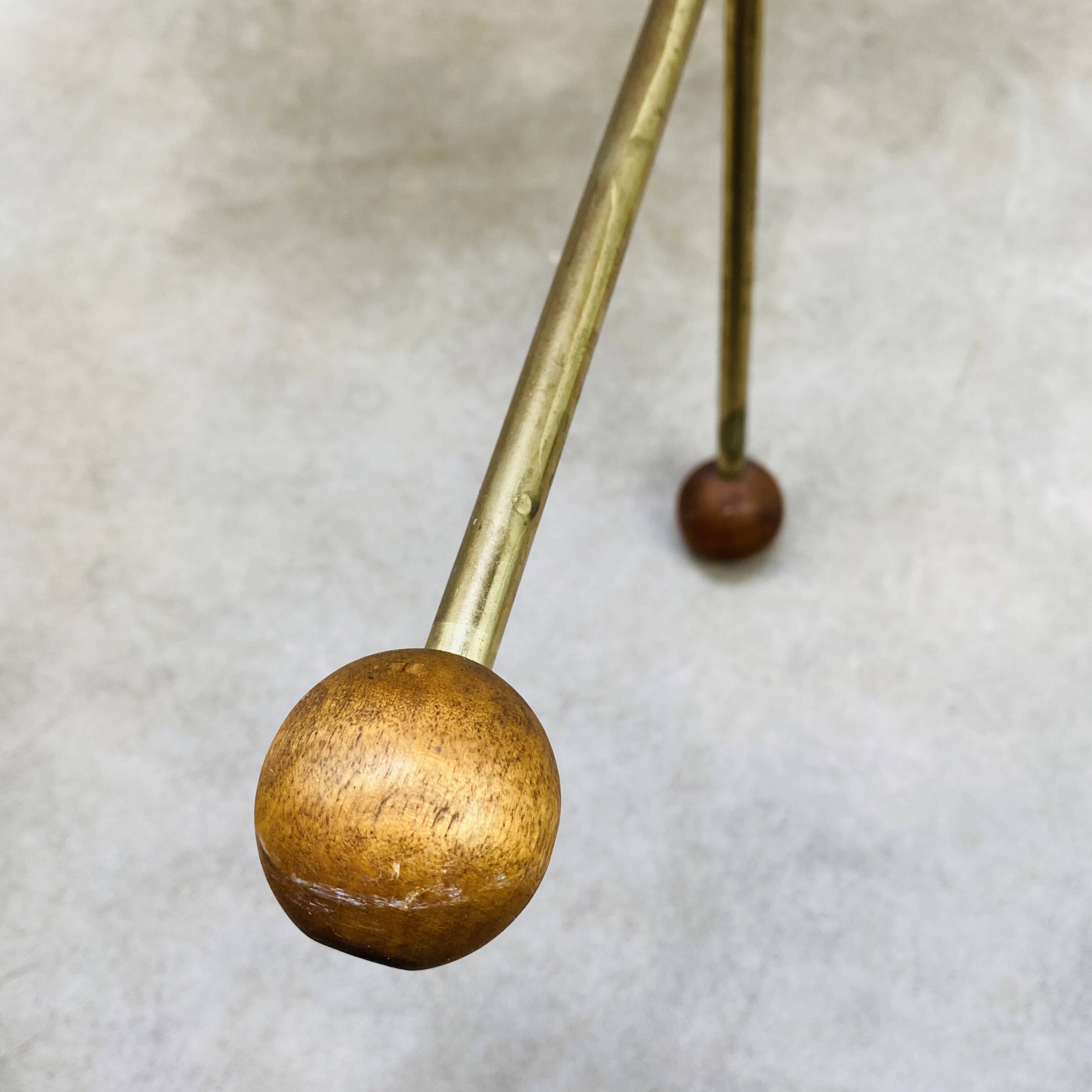 Table d'appoint tripode par Albert Larsson pour Alberts Tibro style scandinave