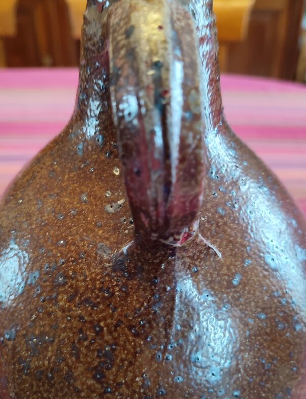 Cruche ancienne en grès émaillé