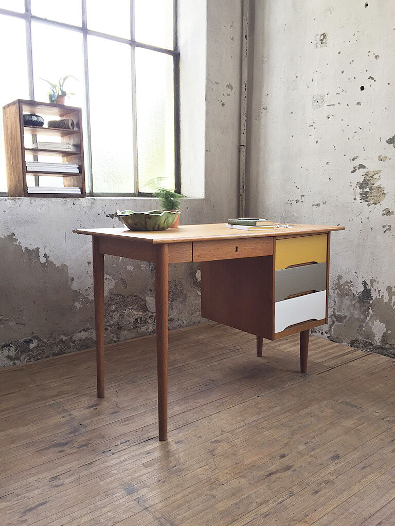 Habs Scandinavian desk