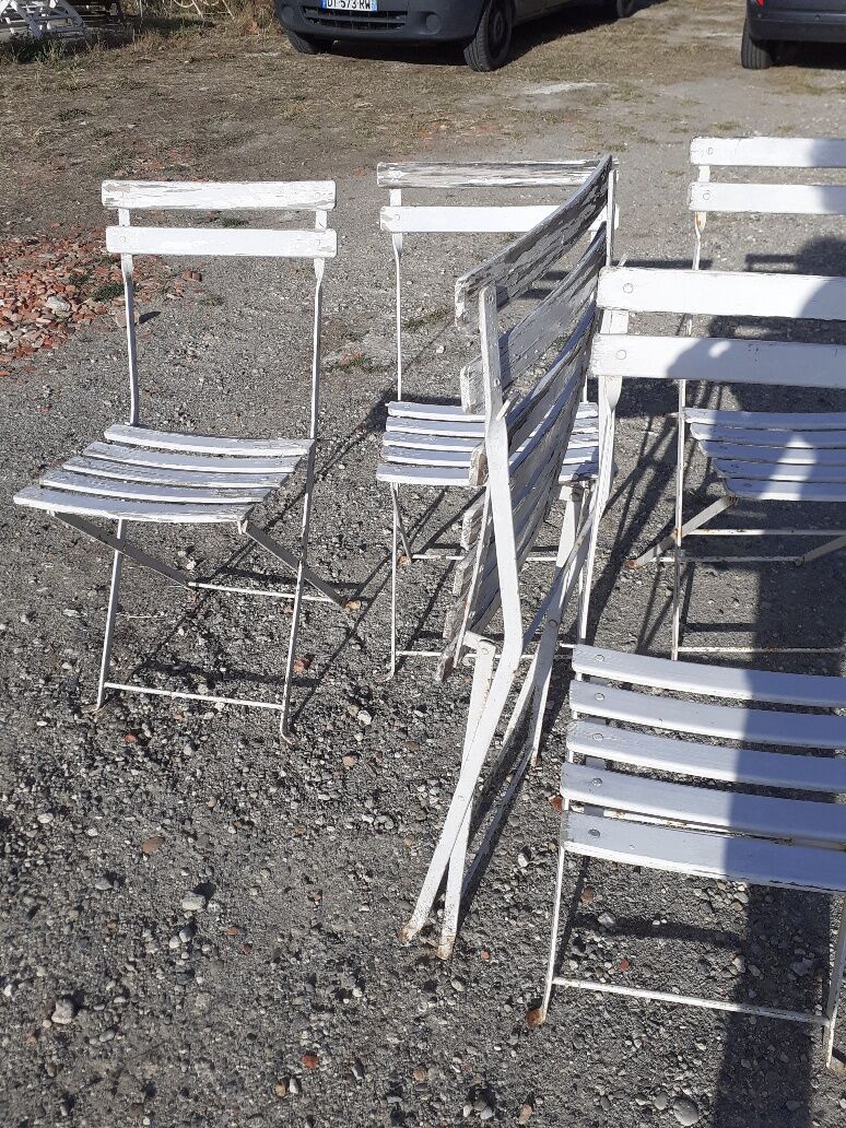 Lot of 5 white folding garden chairs