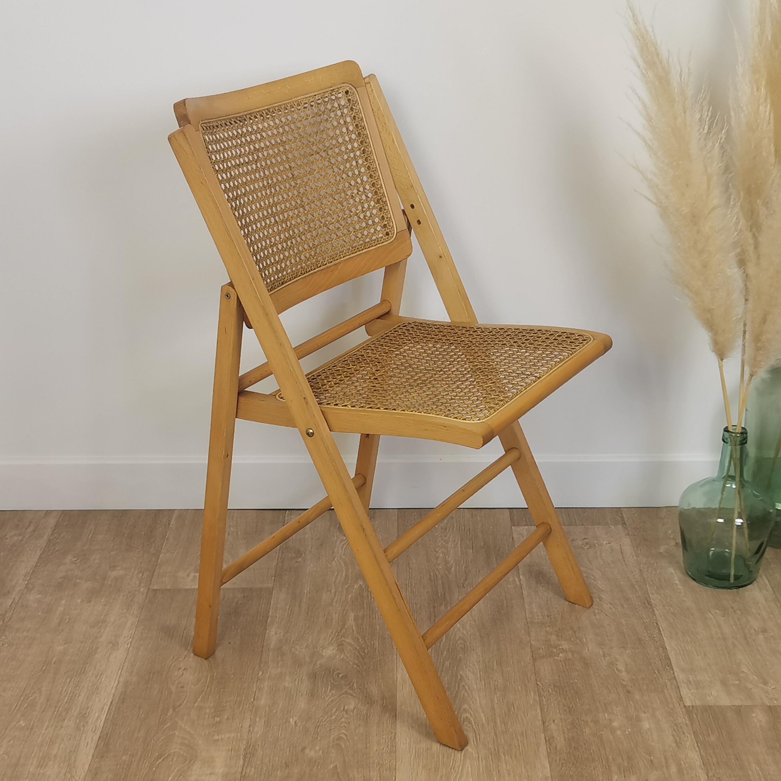 Chaises pliantes cannées