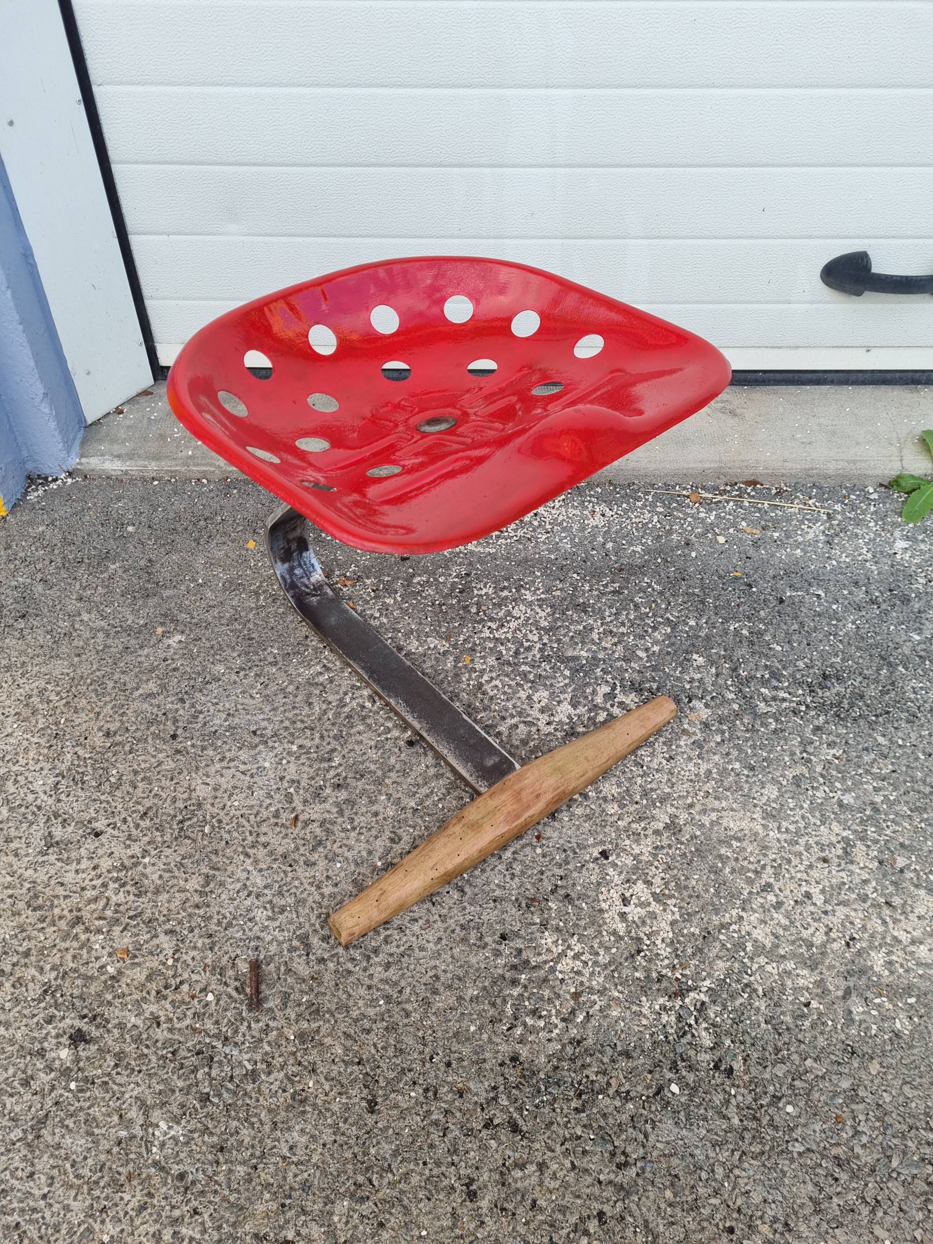 Mezzadro tractor stool by Castiglioni from 1957