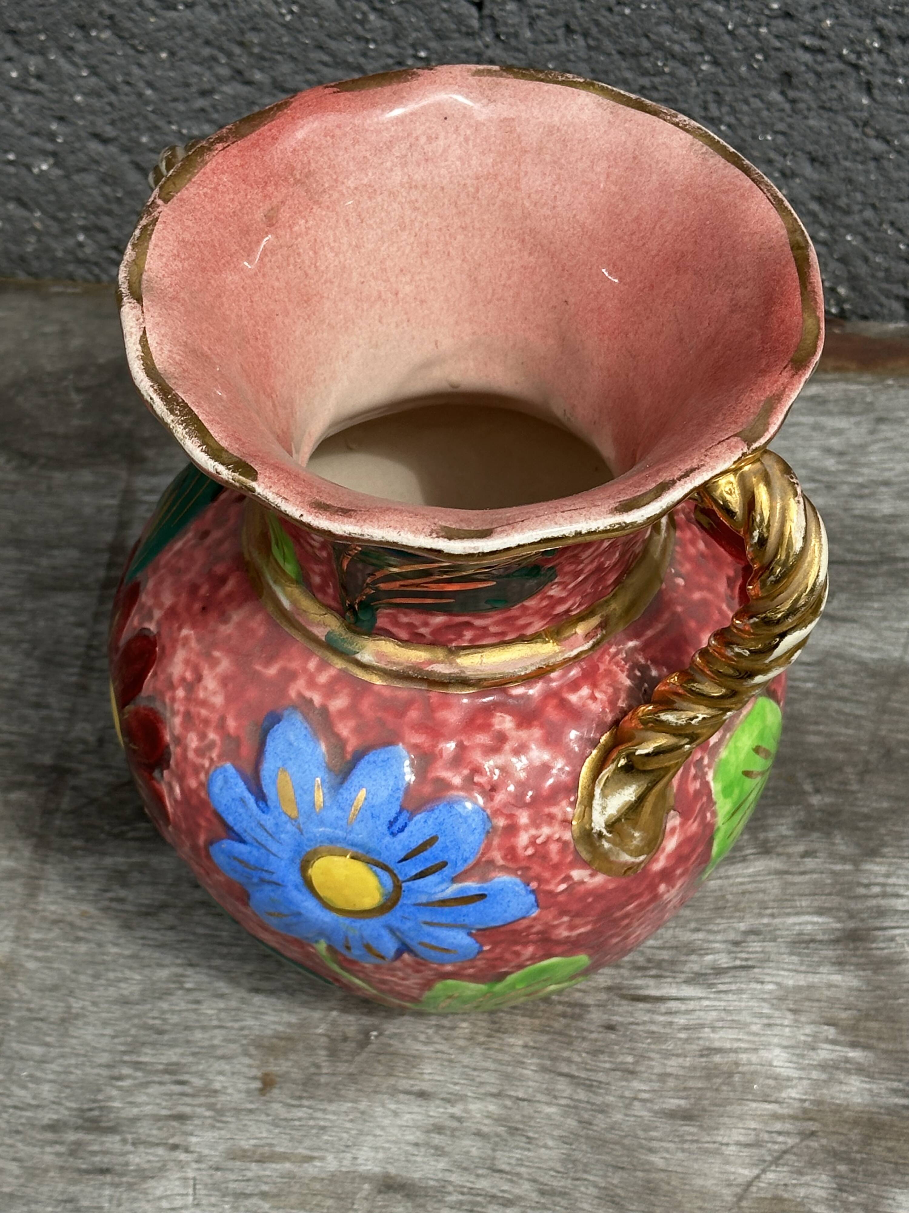 Vase Vallauris rose bonbons décor Floral H 20 cm
