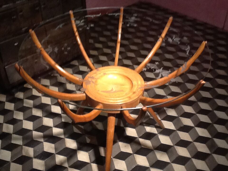 Elegant table "spider" vintage