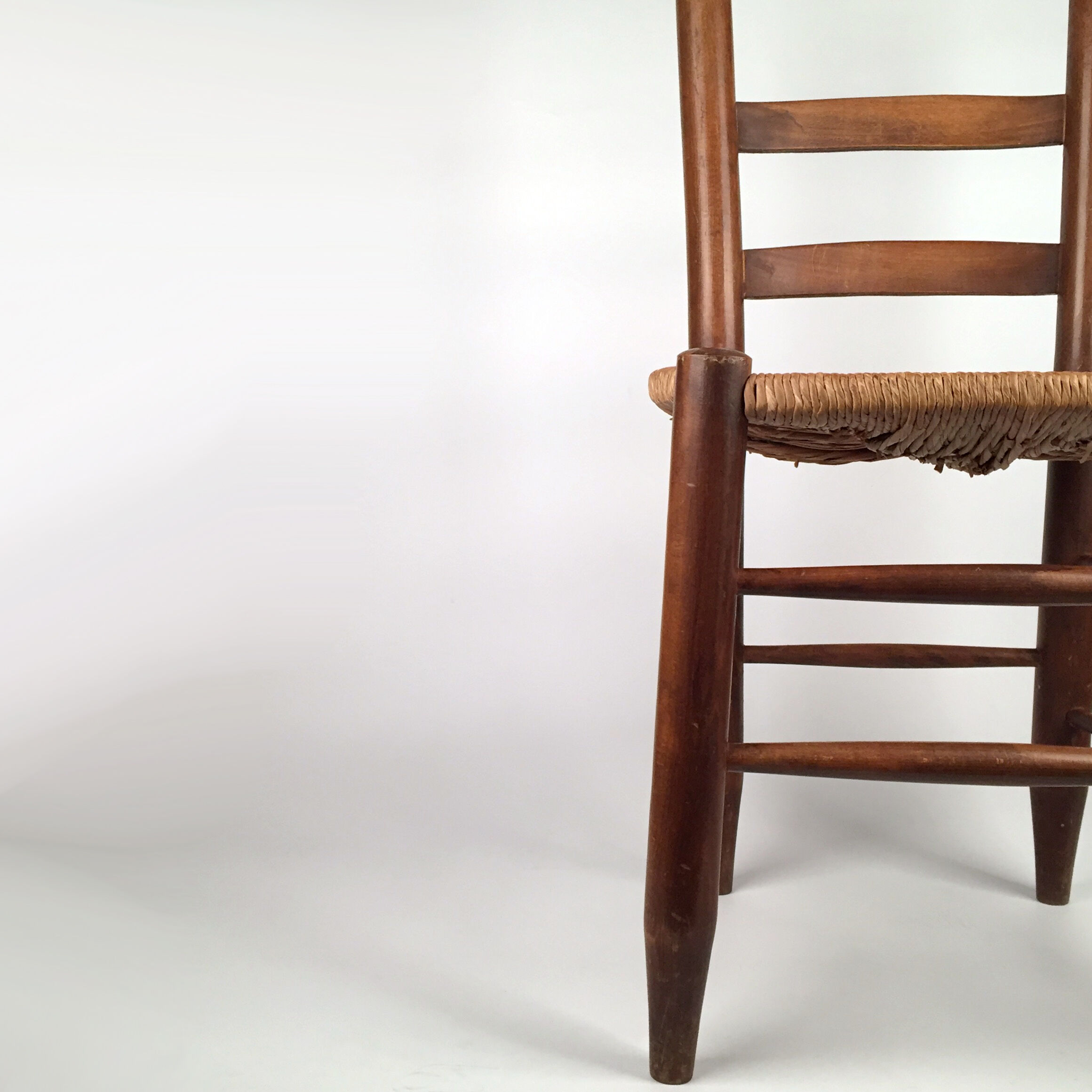 Chair wood and straw