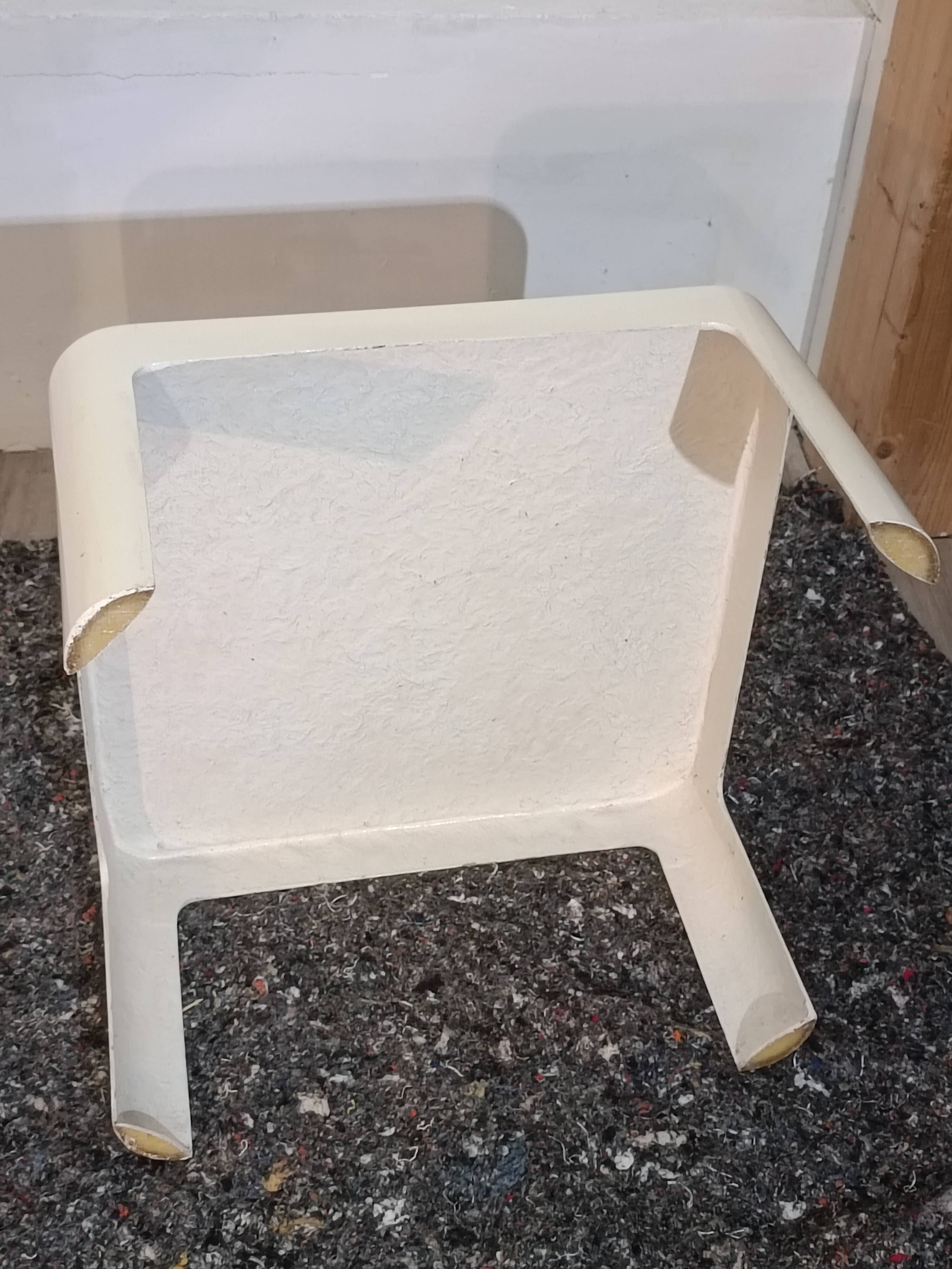 Fibreglass coffee table by Carlo Bartoli for Rossi Di Albizzate 1960s