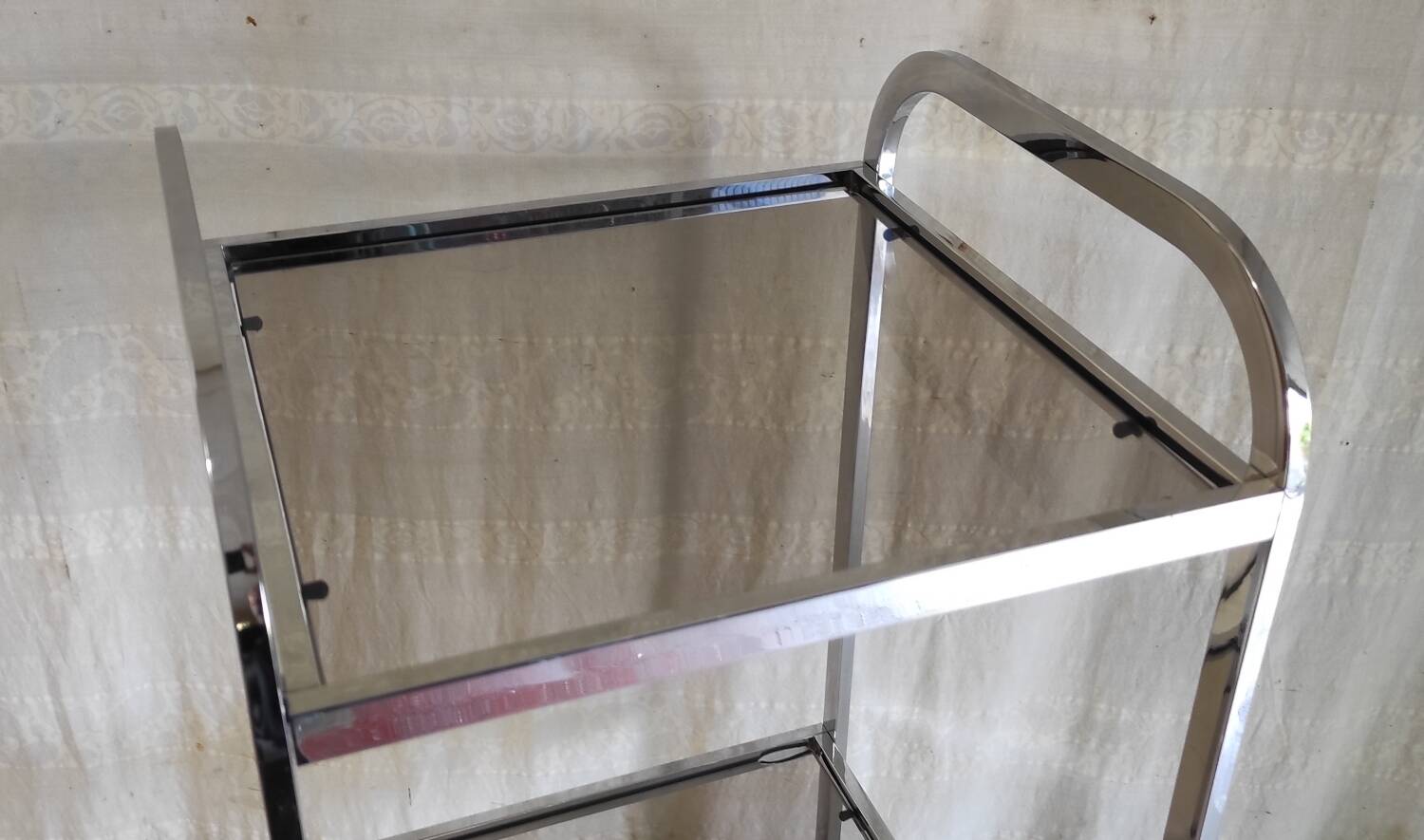 Side table in chrome metal and smoked glass - 70s/80s