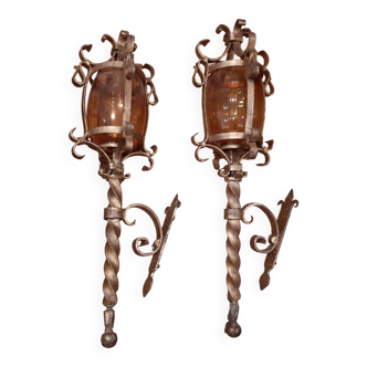 Paire de torchères en fer forgé