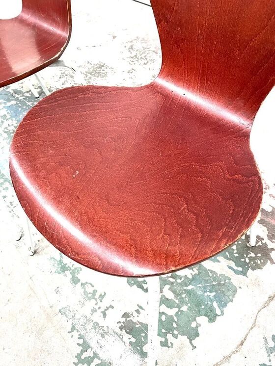 Set of 4 non branded butterfly chairs