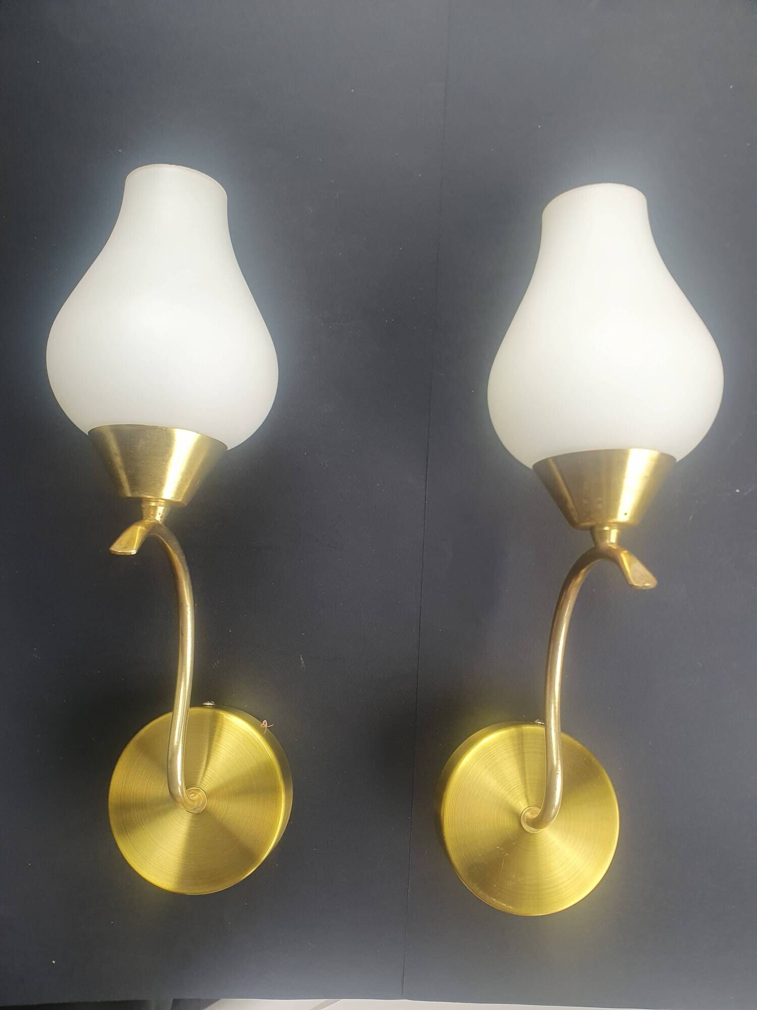 Pair of vintage wall sconces in gilded brass and opaline glass from the 1950s.
