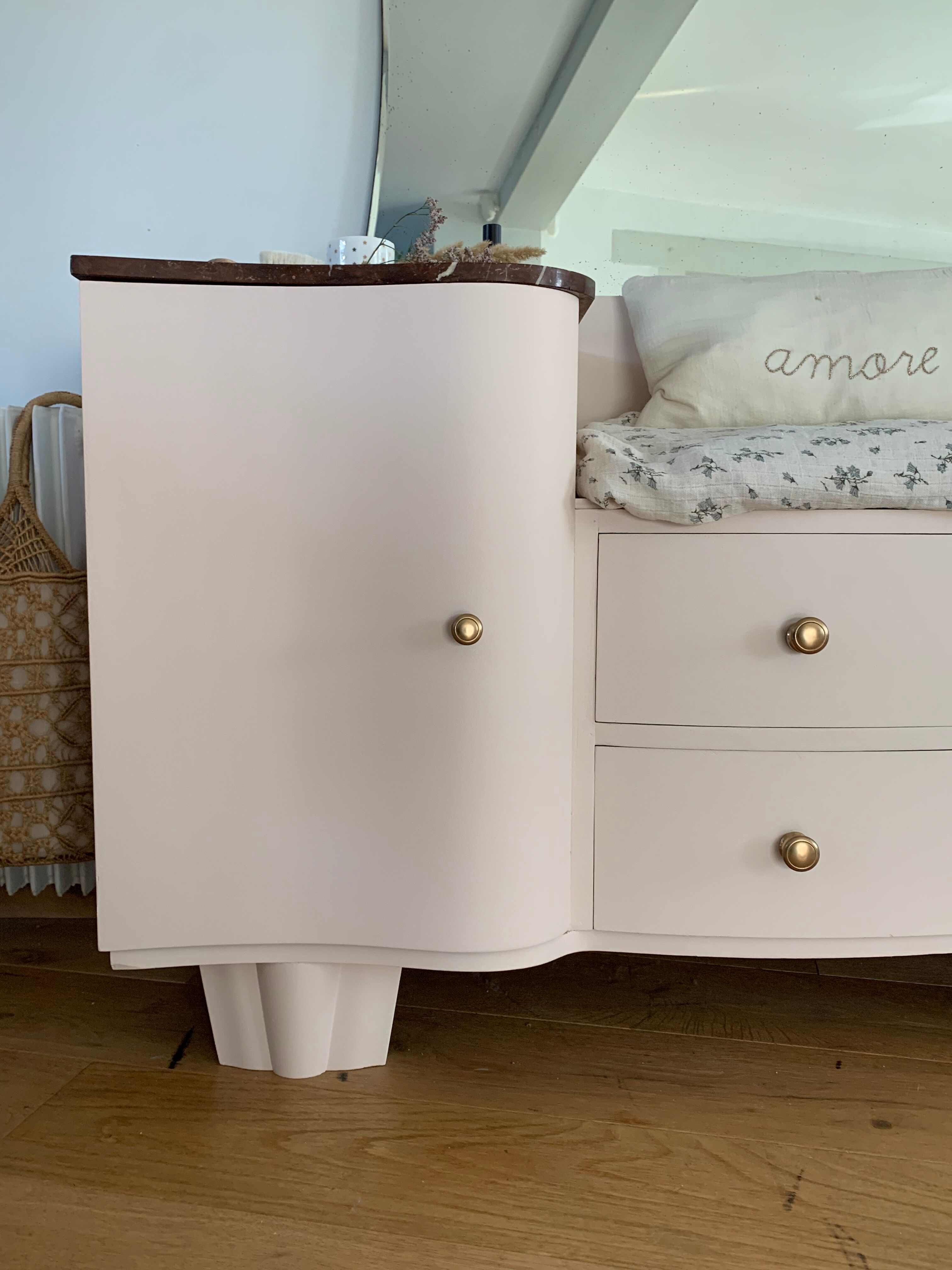 Commode coiffeuse rose